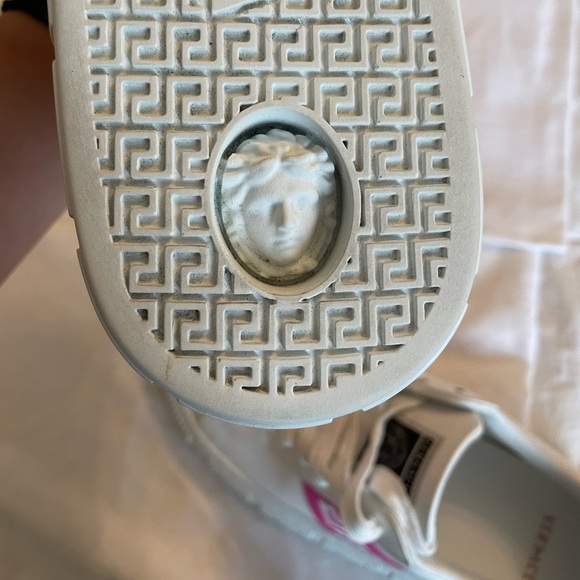 Authentic Versace sneakers - Picture 4 of 6